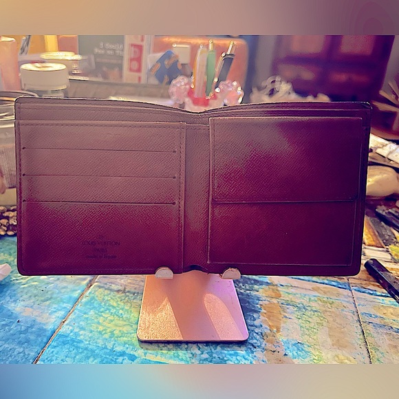 Louis Vuitton MEN’S vintage monogram bifold wallet - Picture 3 of 13